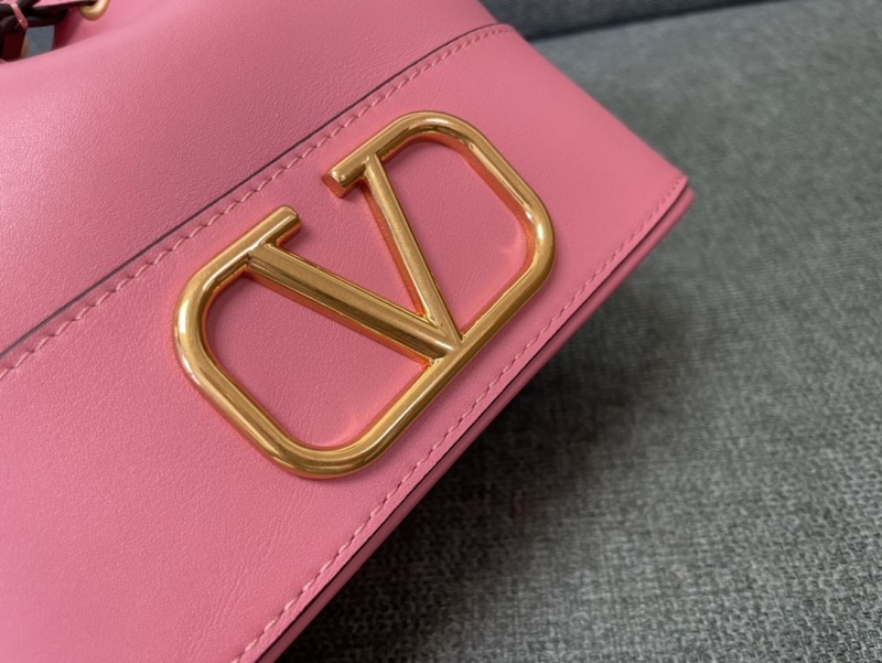 Va1e*ntin0 bucket bag